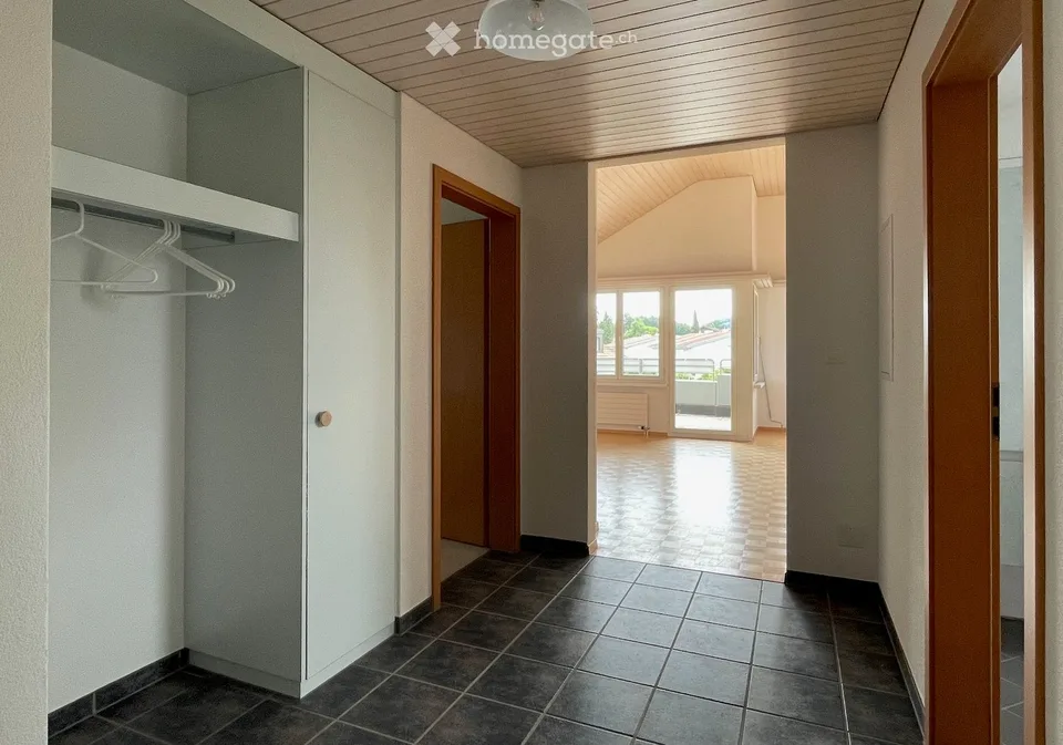 Charmante Dachwohnung mit Cheminée und Abendsonne