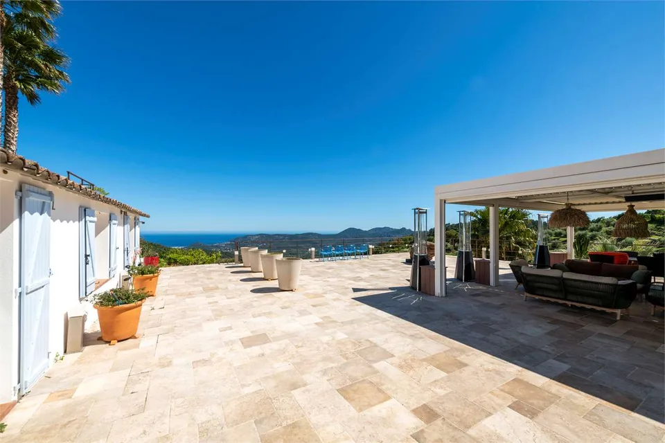 UNA MAGNIFICA PROPRIETÀ A TANNERON. – foto 7 di 13