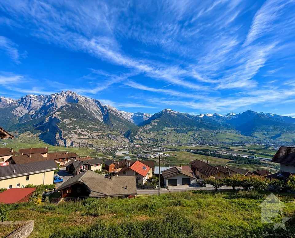 Joli terrain à bâtir avec vue dégagée sur les Alpes