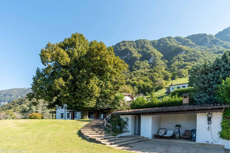 AROGNO - PROPRIÉTÉ DE PRESTIGE AVEC PISCINE, WELLNESS ET VUE SUR LE LAC
