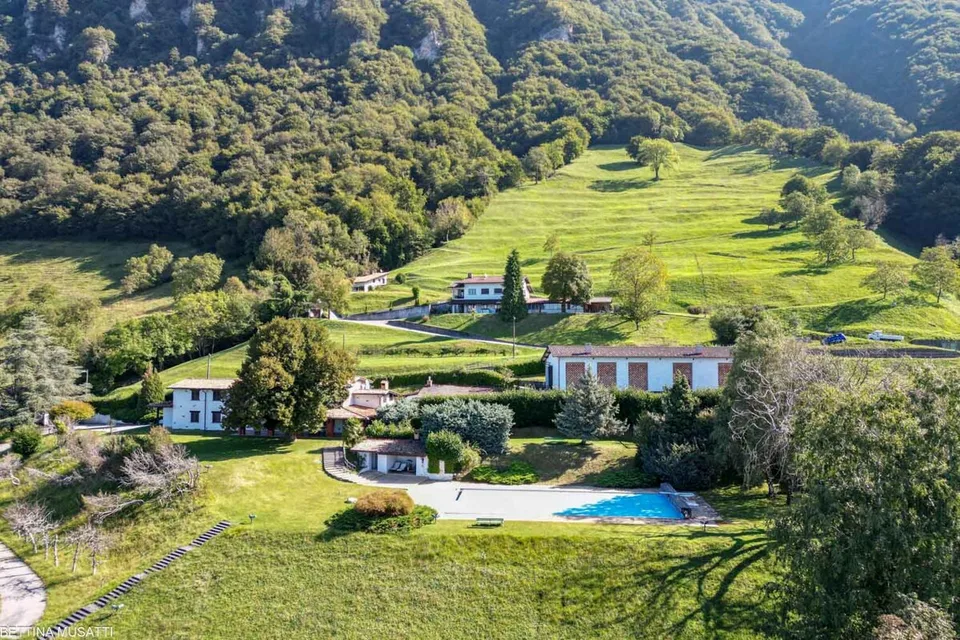 AROGNO  TENUTA DI PRESTIGIO CON PISCINA, WELLNESS E VISTA SUL LAGO DI