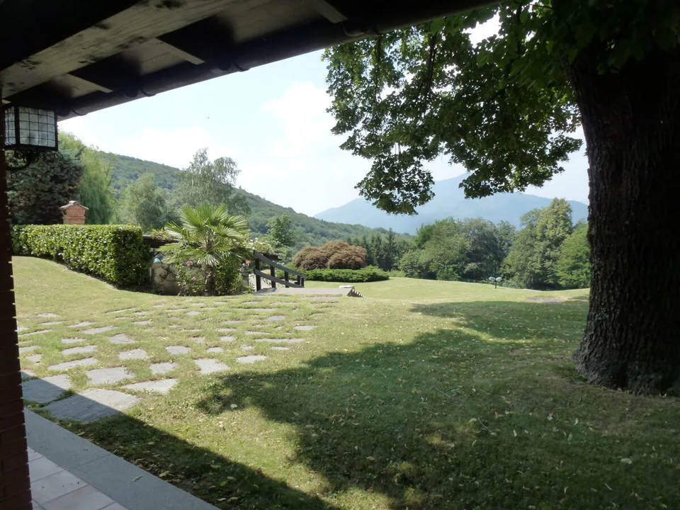 AROGNO TENUTA DI PRESTIGIO CON PISCINA, WELLNESS E VISTA SUL LAGO DI – foto 12 di 13