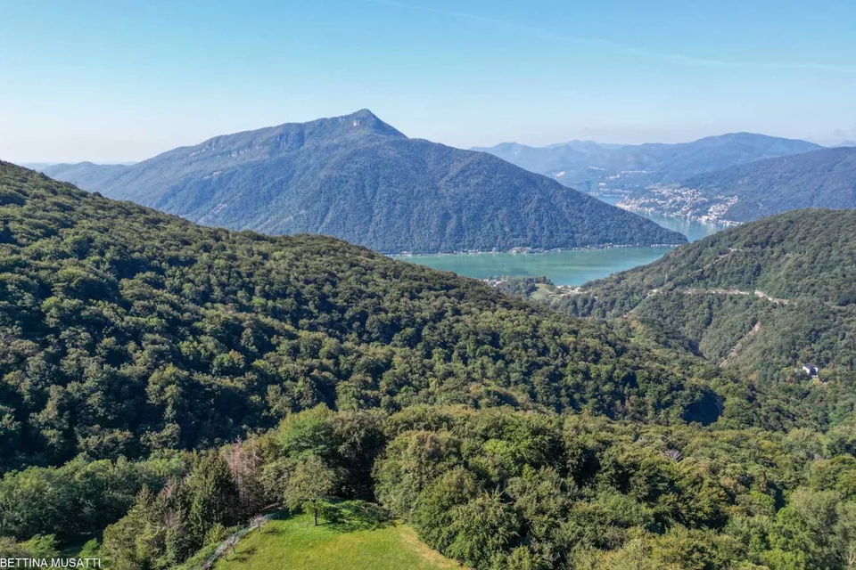 AROGNO - PROPRIÉTÉ DE PRESTIGE AVEC PISCINE, WELLNESS ET VUE SUR LE LAC