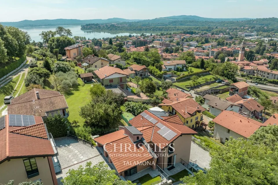 Villa neuve avec jardin à Gavirate