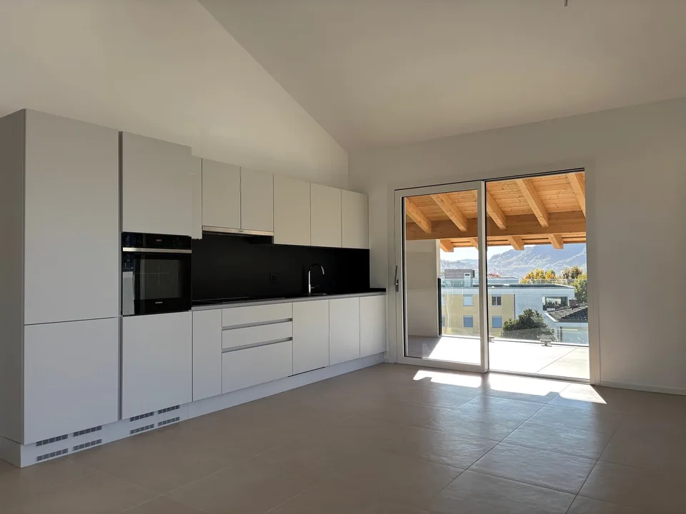 Modernes Dachgeschoss mit 3.5 Zimmern und großem Terrassenbereich