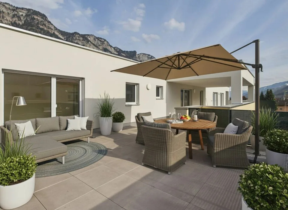 Attika-Wohntraum über den Dächern - 197 m² Terrasse mit Panorama-Bergblick