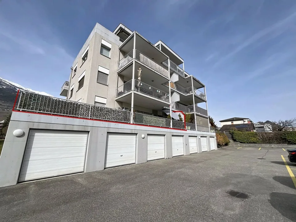 Spacieux 4.5 pièces avec grande terrasse et vue dégagée à Conthey