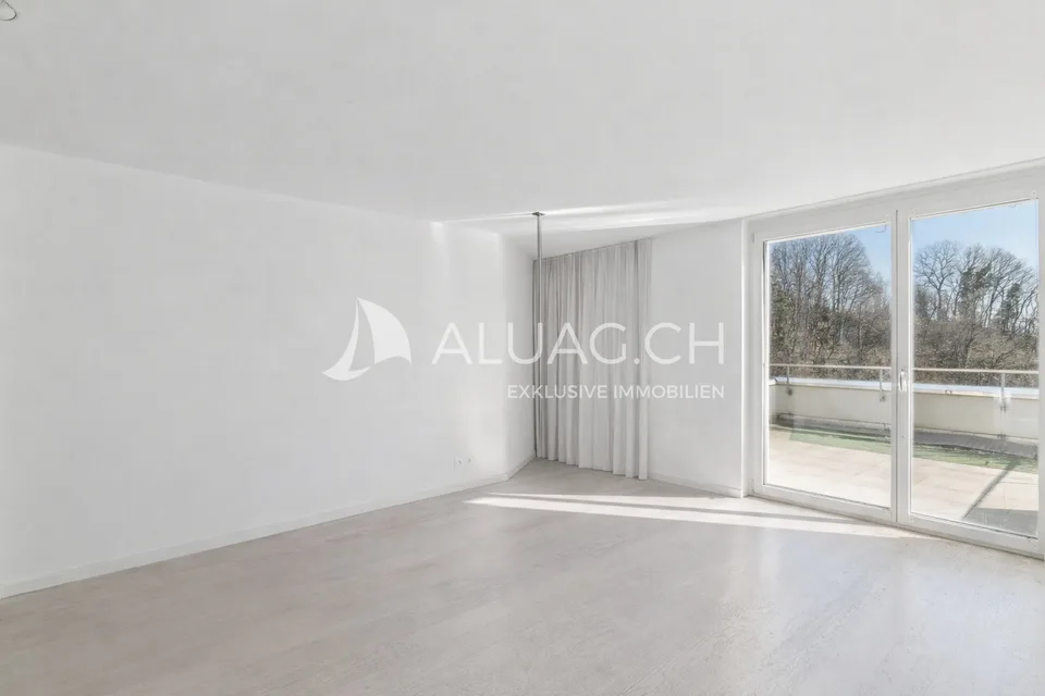 APPARTEMENT AVEC VUE IMPRENABLE SUR LE LAC – photo 10 sur 12