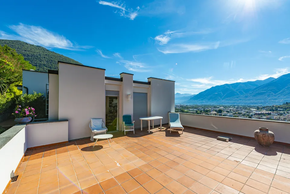 "La Casa sulla Roccia" con vista mozzafiato sul Lago Maggiore