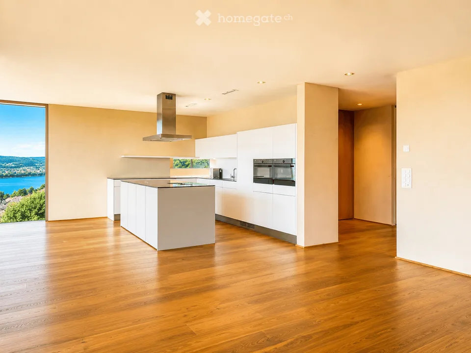 Grosszügige 5.5-Zimmer-Terrassenwohnung mit Seesicht in Beinwil am See