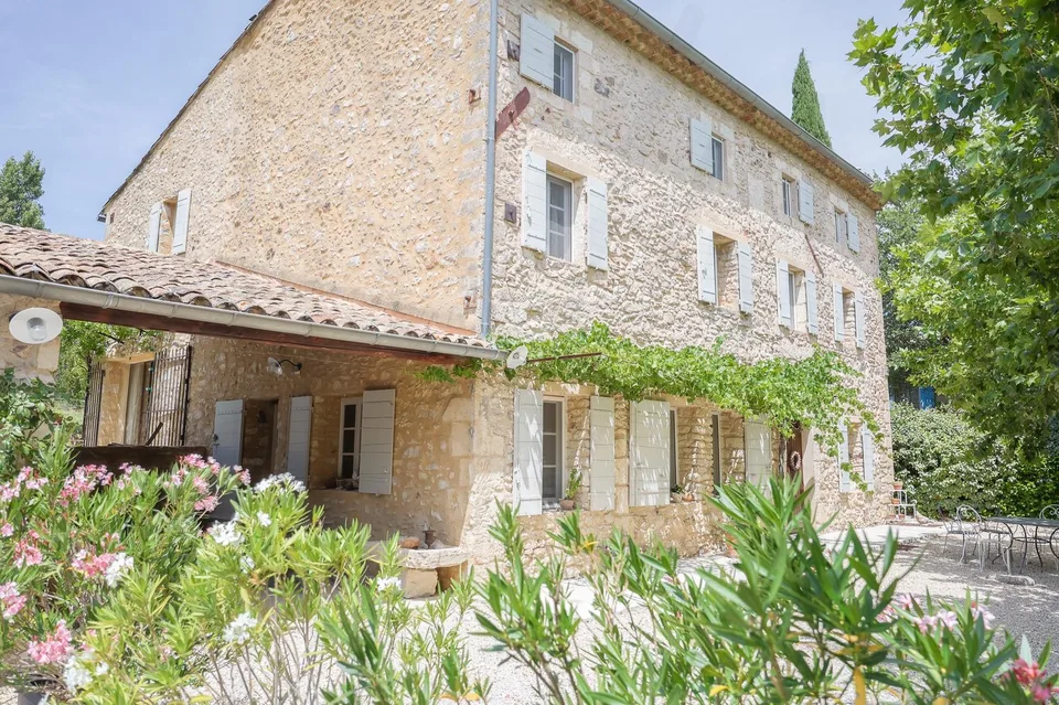 Una magnifica bastide in pietra con vista panoramica e piscina riscaldata vicino a Roussillon ? Nel cuore del Luberon – foto 6 di 13
