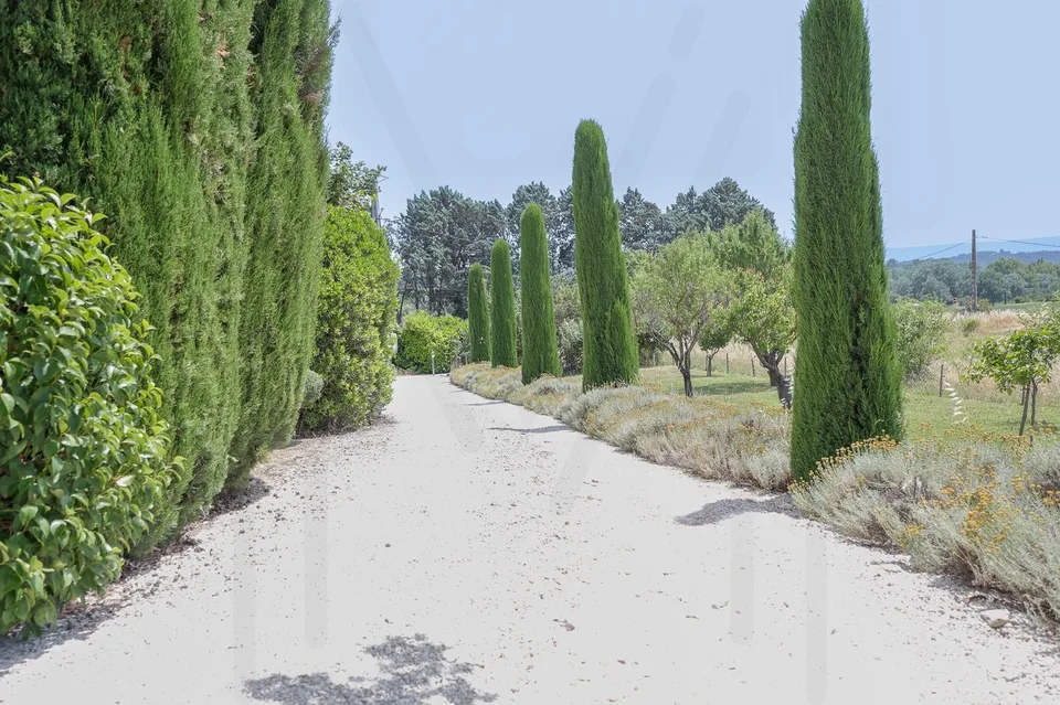 Magnifica bastide in pietra con vista panoramica e piscina riscaldata vicino a Roussillon ? Nel cuore del Luberon