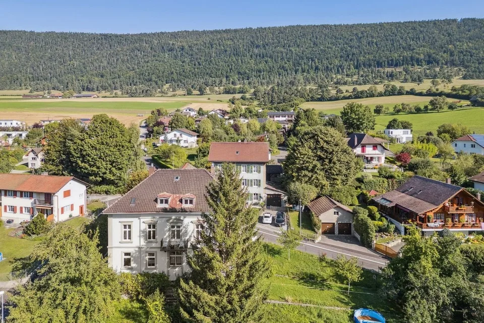 Superbe Gelegenheit. Ein schönes Wohngebäude zum Verkauf in Corgémont.