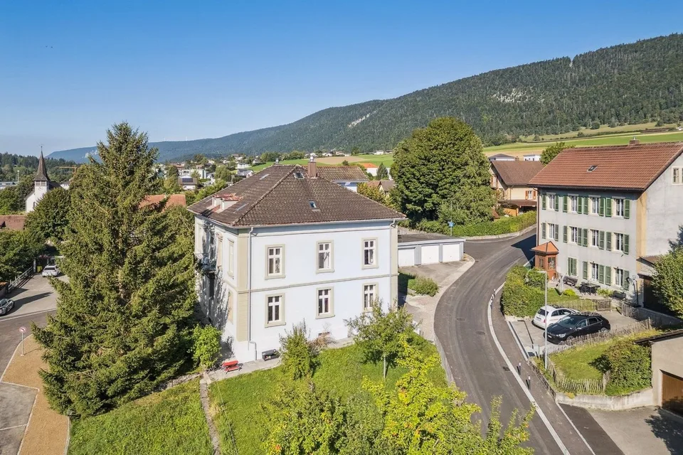 Un'ottima opportunità. Un bello stabile residenziale in vendita a Corgémont. – foto 6 di 12