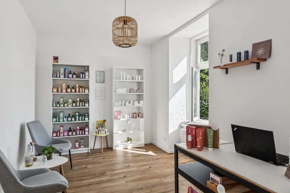 Un'ottima opportunità. Un bello stabile residenziale in vendita a Corgémont. – foto 10 di 12