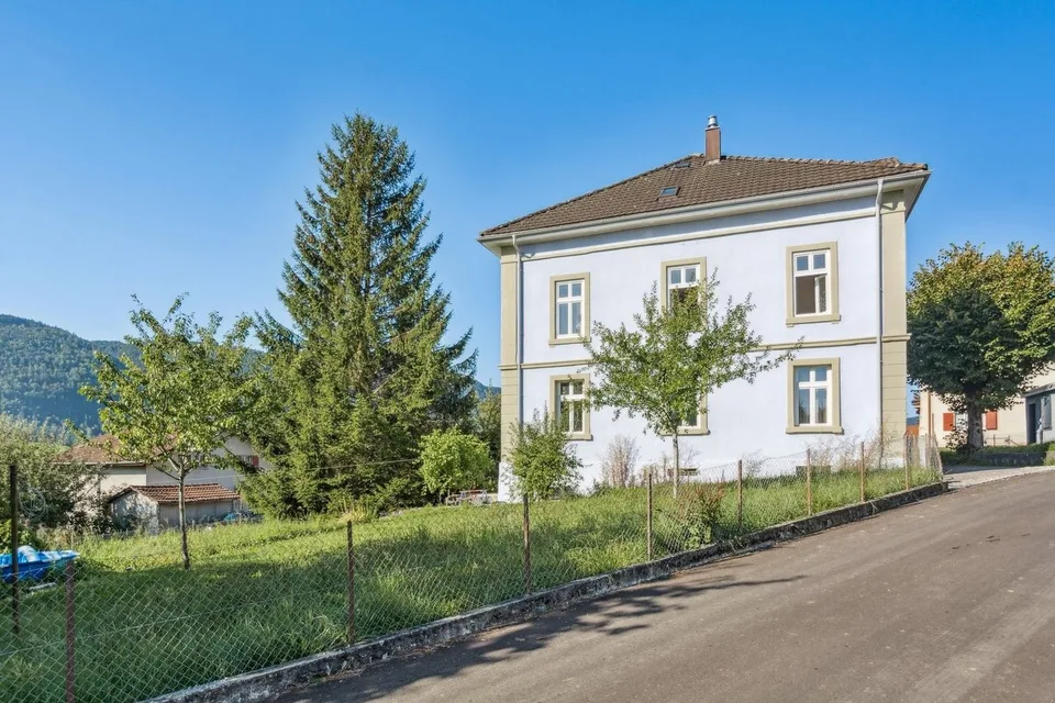 Un'ottima opportunità. Un bello stabile residenziale in vendita a Corgémont. – foto 9 di 12