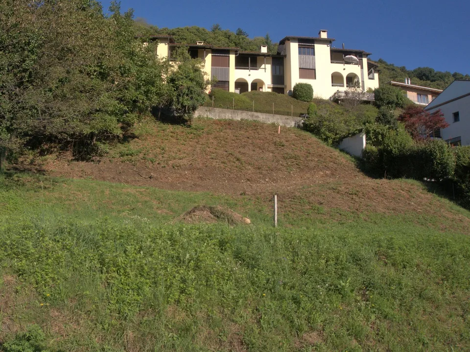 Terreno edificabile R2 con progetto approvato