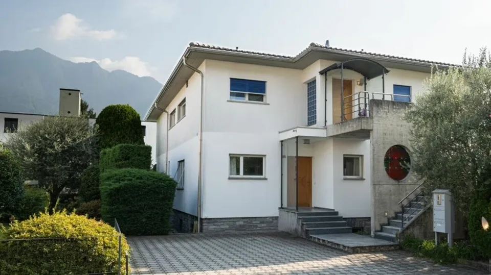 Schöne Doppelhaushälfte mit Pool - Sementina