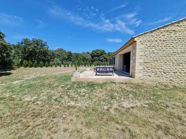 Verkauf eines wunderschönen provenzalischen Hauses aus Stein mit Doppelgarage