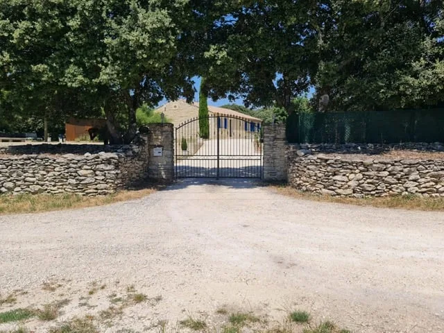 Vendita di una bella casa provenzale in pietra con doppio garage – foto 7 di 14