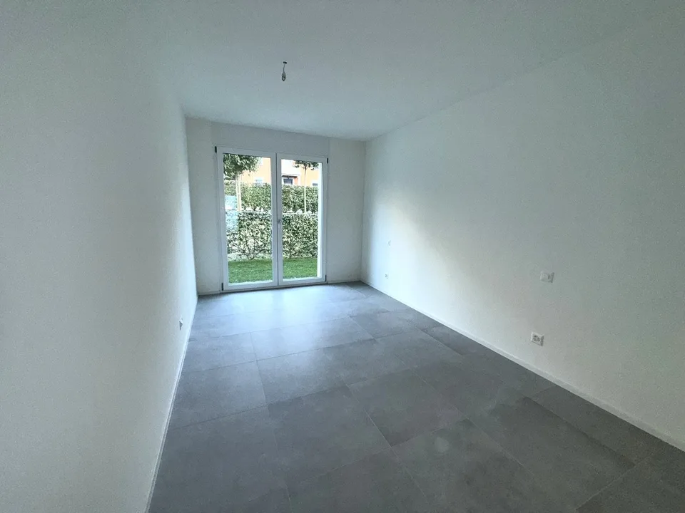Splendido 4.5 locali a Claro, 3 box in autorimessa inclusi!