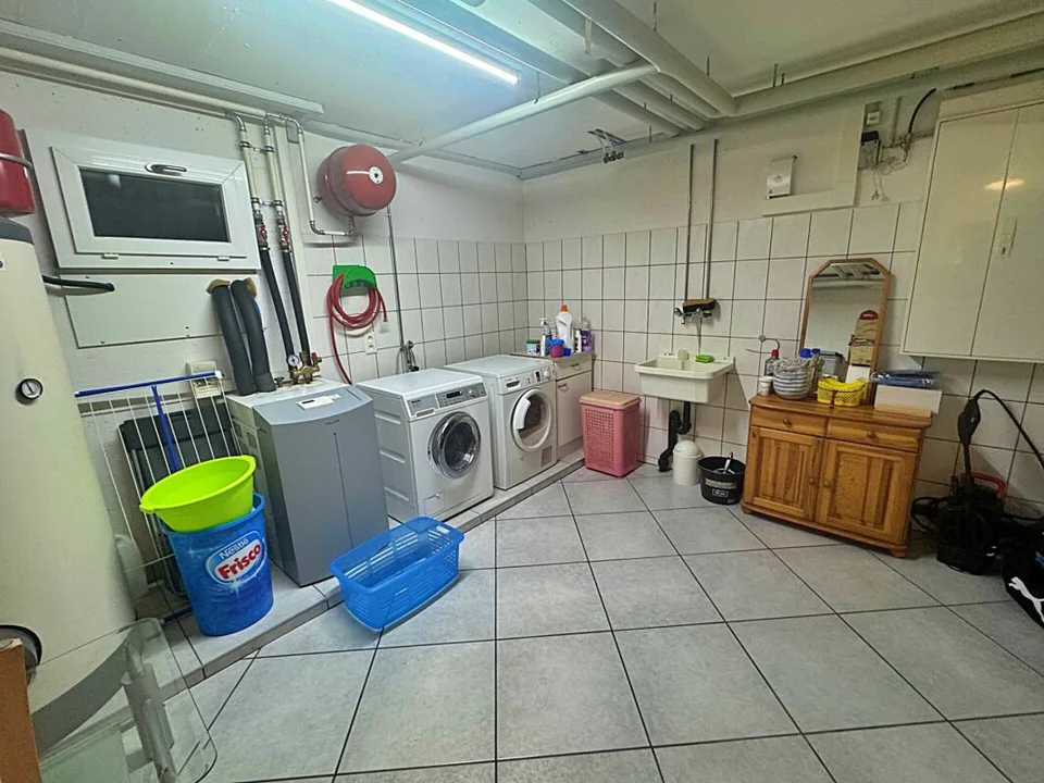 Einfamilien-Villa von Ausnahme mit 200 m2 Wohnfläche und unabhängigem Studio – Foto 18 von 22