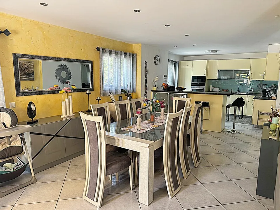 Einfamilien-Villa von Ausnahme mit 200 m2 Wohnfläche und separatem Studio