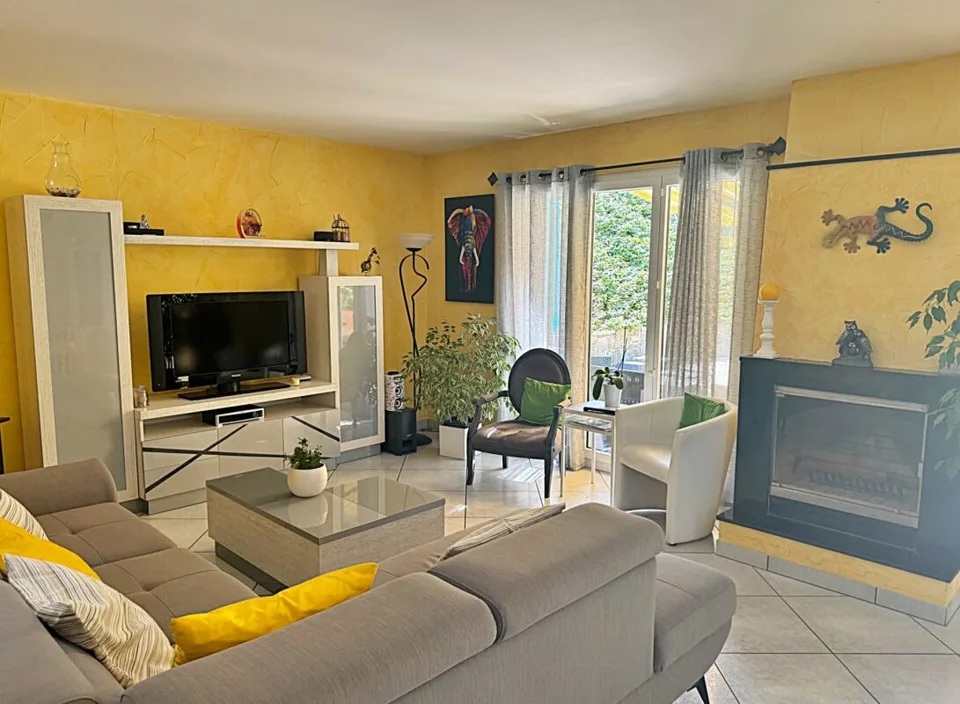 Einfamilien-Villa von Ausnahme mit 200 m2 Wohnfläche und separatem Studio