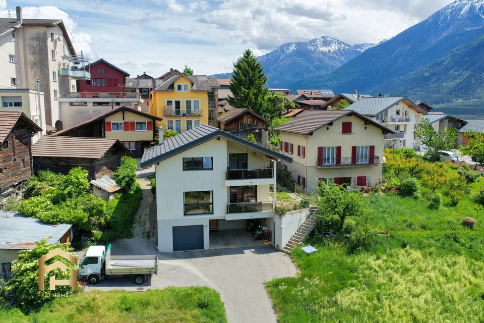 Modernes, helles Einfamilienhaus mit grosszügigem Platzangebot