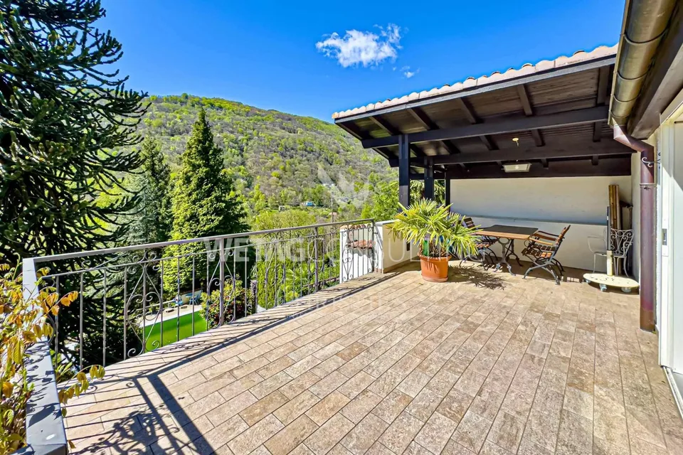 In vendita a Lugano-Odogno una deliziosa villa con piscina, un fabbricato accessorio indipendente & un piccolo appartamento – foto 10 di 13