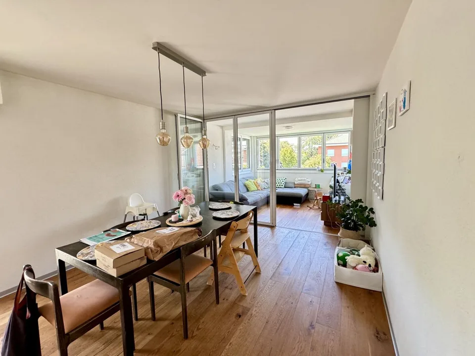 4.5 Zi-Wohnung mit Balkon und Wintergarten – Foto 6 von 17