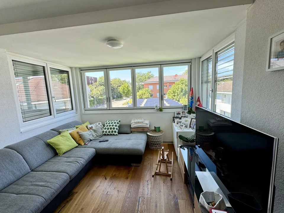 4.5 Zi-Wohnung mit Balkon und Wintergarten – Foto 7 von 17
