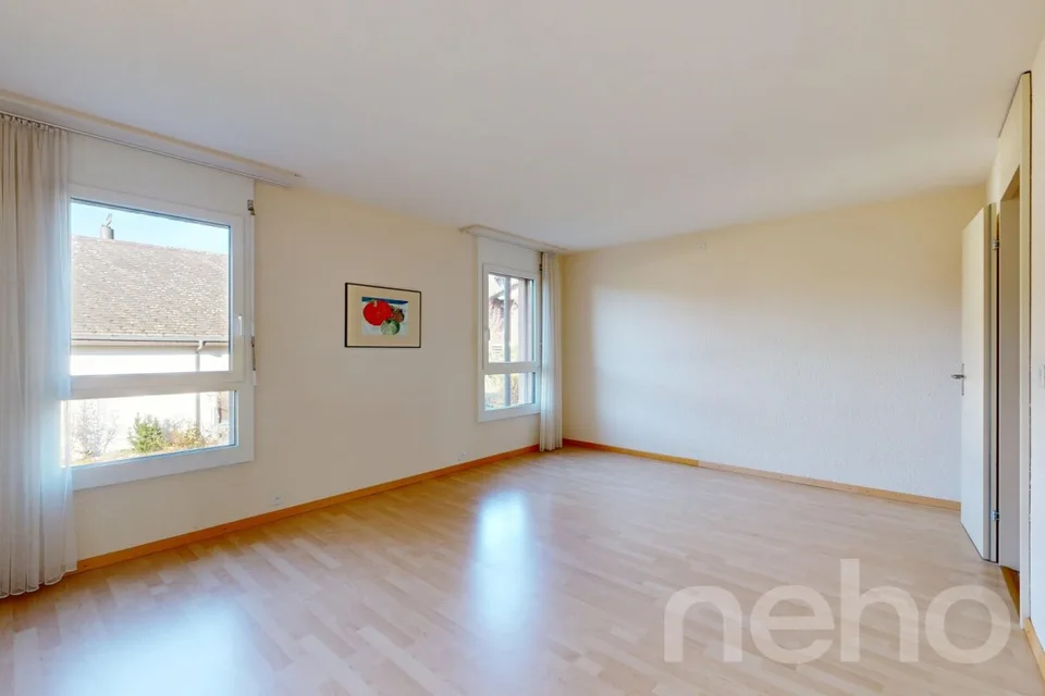Charmantes Reihenhaus mit 4.5 Zimmern und Erweiterungsmöglichkeit – Foto 15 von 20