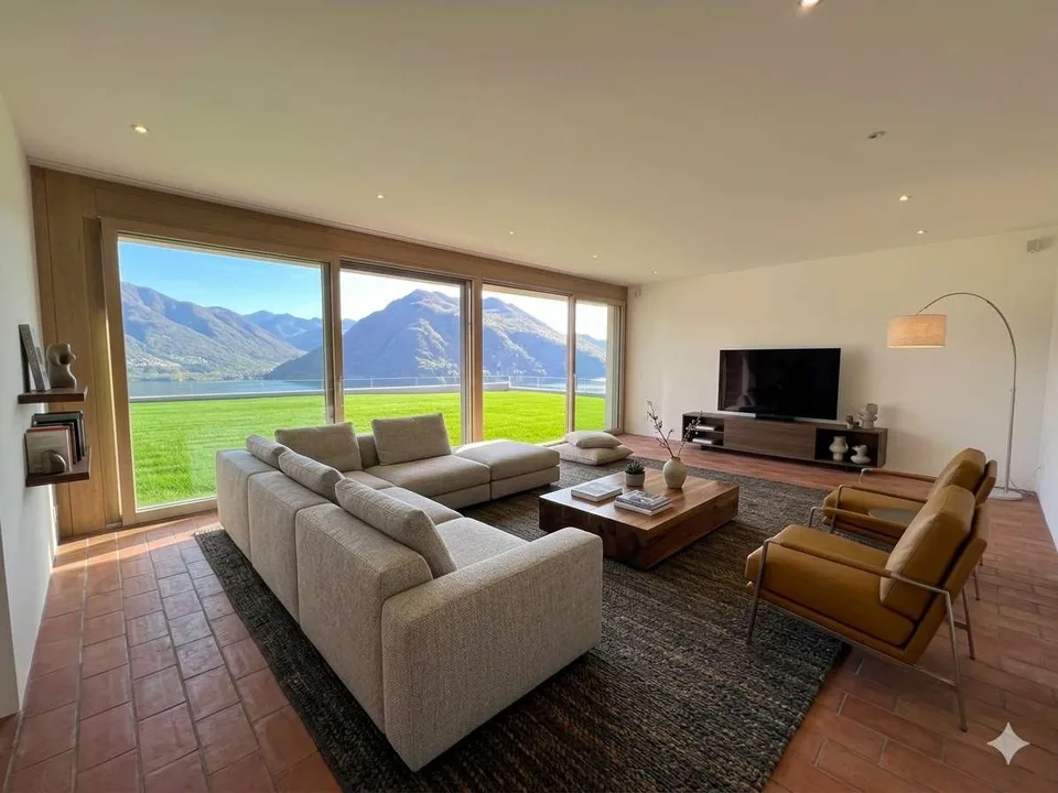 Vaste et lumineuse villa de tête avec vue imprenable sur le lac - Location avec option d'achat