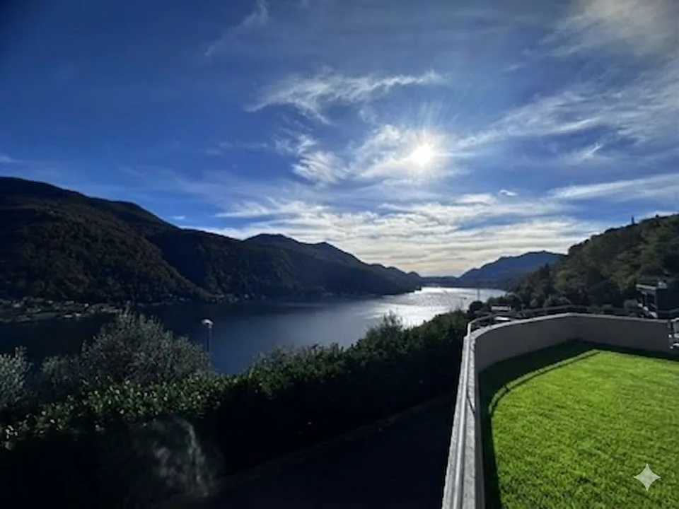 Ampia e Luminosa villa di testa con imperdibile vista lago - Rent to b