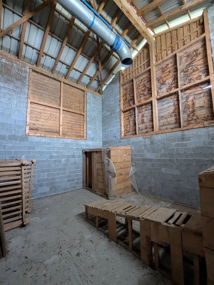 Bâtiment agricole spacieux dans le village de Safran de Mund