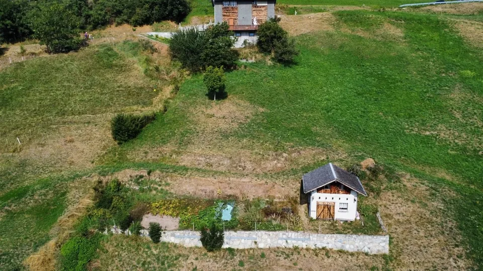 Bâtiment agricole spacieux dans le village de Safran de Mund – photo 10 sur 13