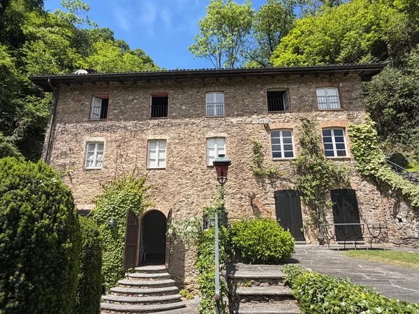 Oggetto per amatori - Liebhaber Objekt - Property suited to connoisseurs