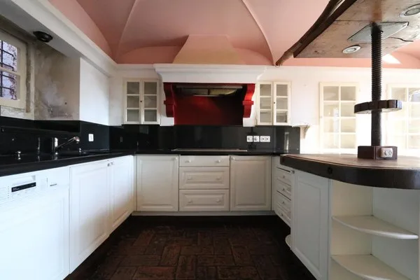 Oggetto per amatori - Liebhaber Objekt - Property suited to connoisseurs