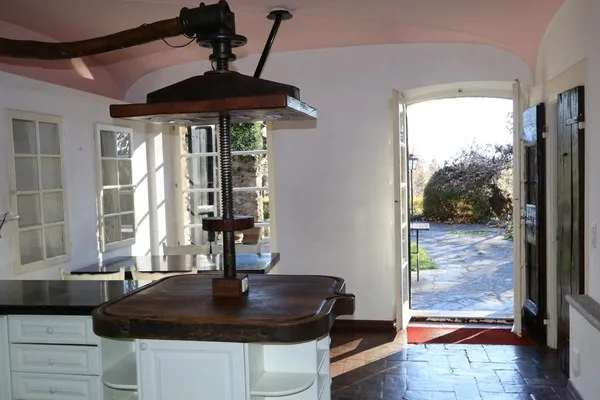 Oggetto per amatori - Liebhaber Objekt - Property suited to connoisseurs