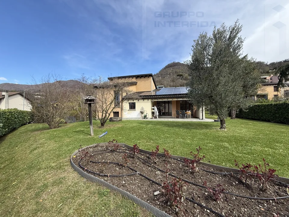 Interessantes Haus mit Garten