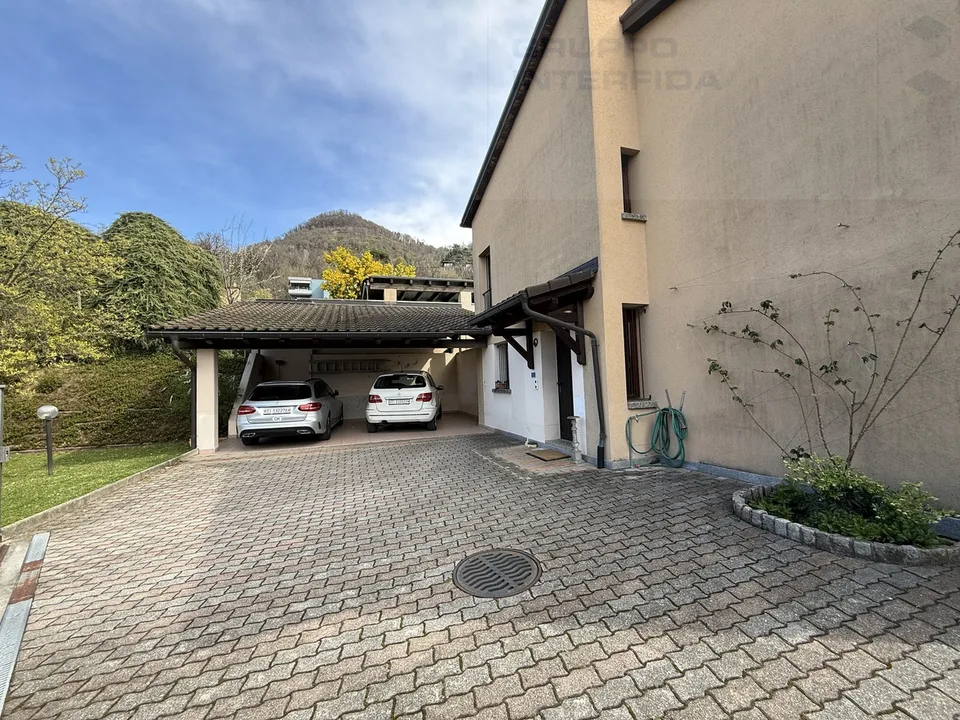 Interessantes Haus mit Garten