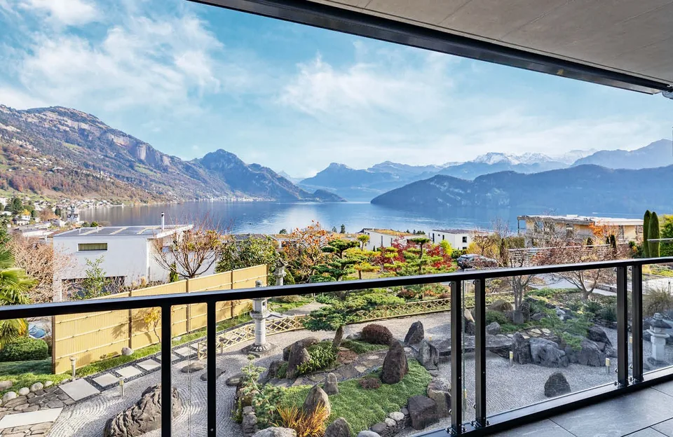 Elegante Architektenvilla mit unverbaubarer See- und Bergsicht