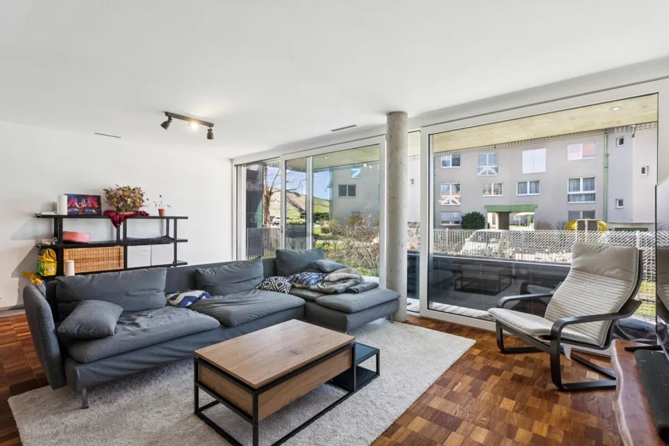 Moderne 4.5-Zimmer-Loftwohnung im Herzen des Sensebezirks