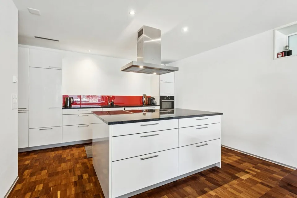 Moderne 4.5-Zimmer-Loftwohnung im Herzen des Sensebezirks