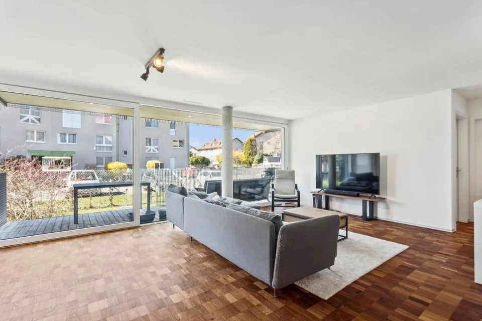 Moderne 4.5-Zimmer-Loftwohnung im Herzen des Sensebezirks