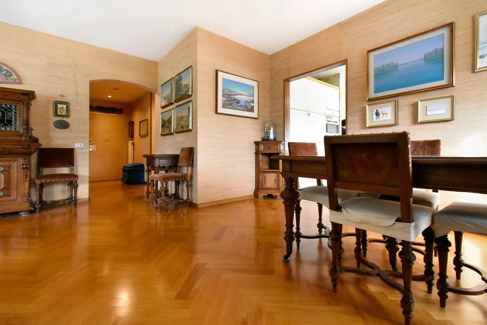 Signoriles Appartement mit 5 Zimmern im Stadtzentrum – Foto 7 von 11