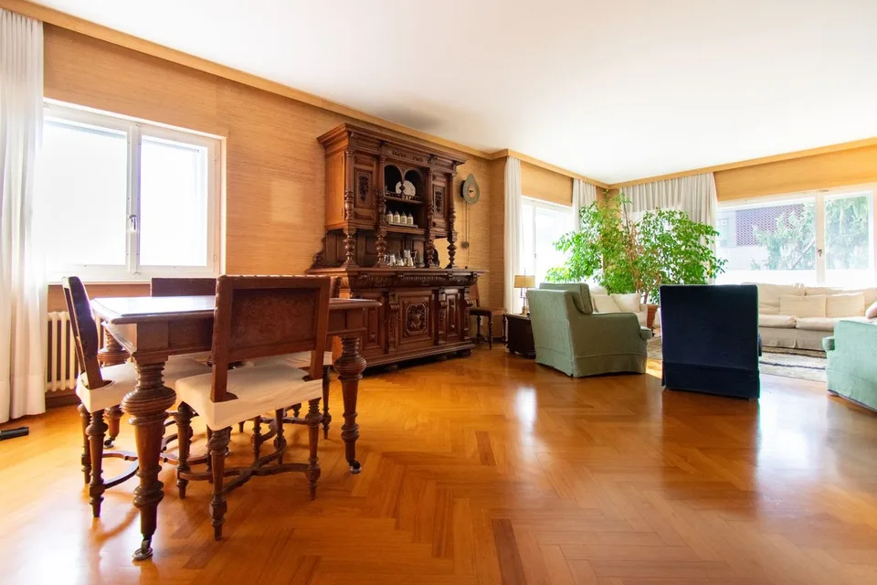 Signoriles Appartement mit 5 Zimmern im Stadtzentrum – Foto 6 von 11