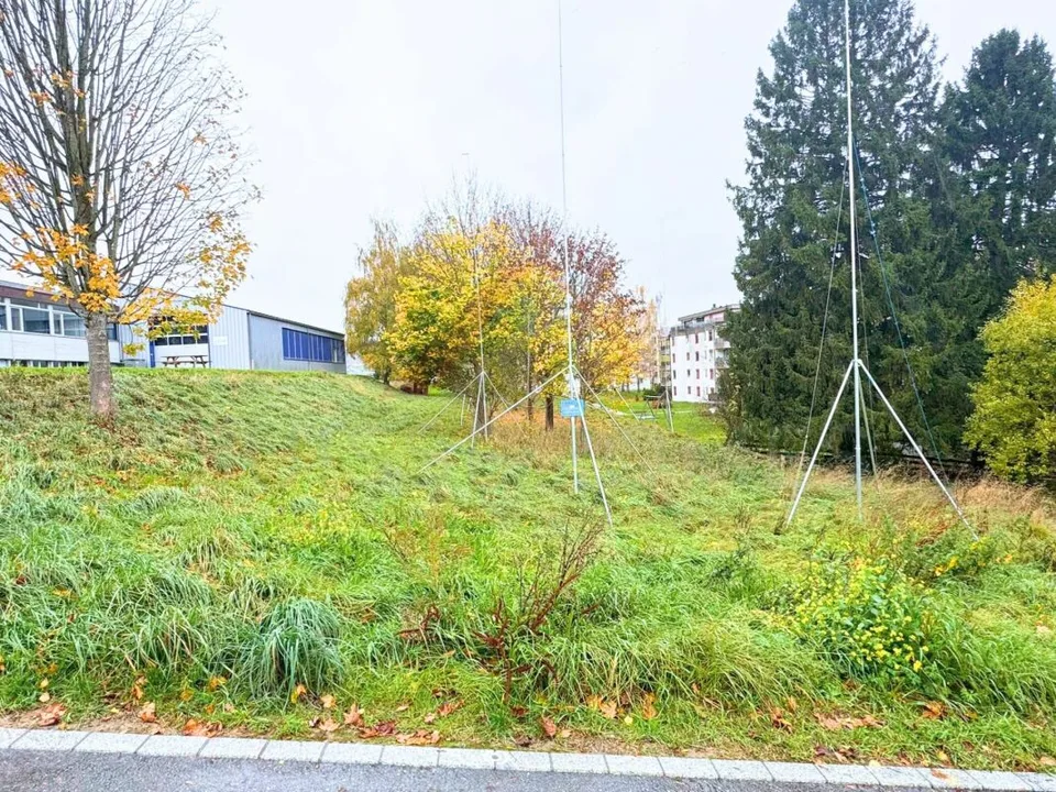 Opportunità di investimento nel Giura bernese - terreno edificabile con permesso approvato per 11 appartamenti