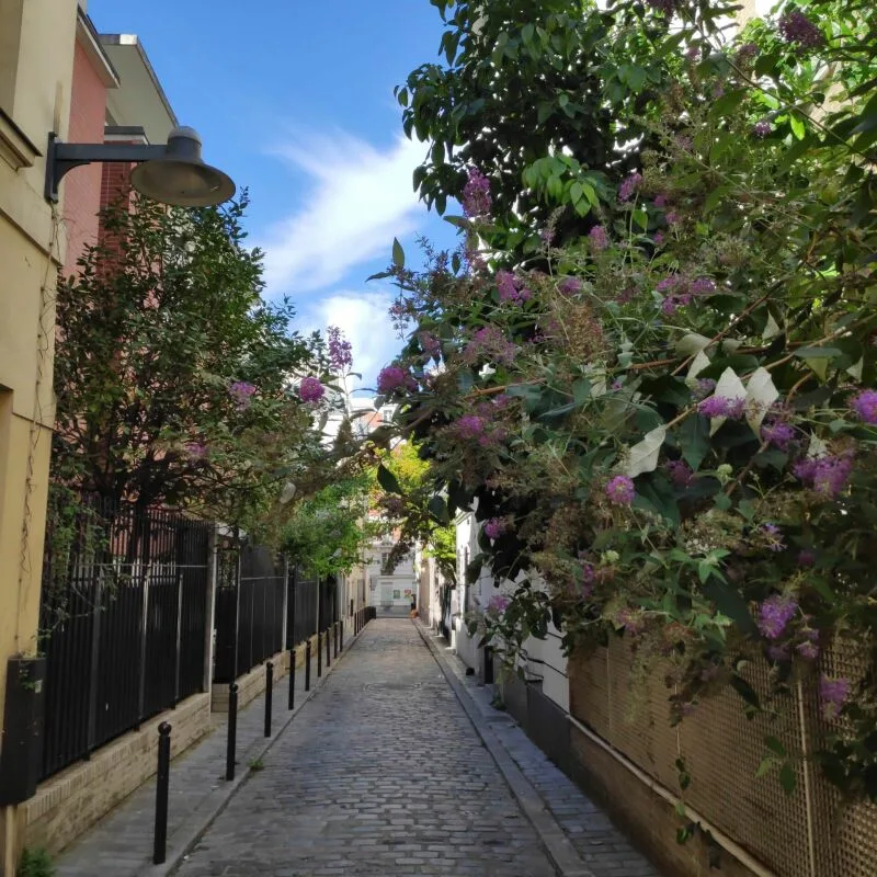 Paris : Appartement traversant proche des commodités entièrement rénové